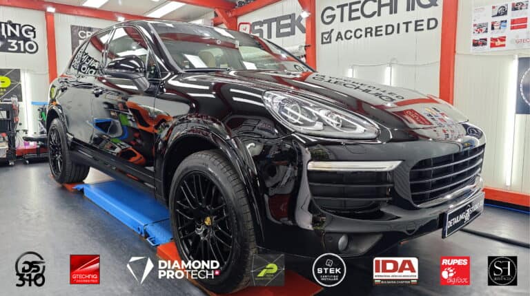 Porsche Cayenne solid black & GTECHNIQ Crystal Serum Ultra