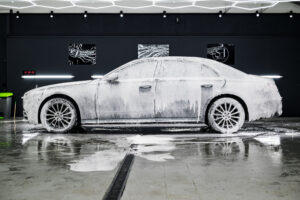 Как правилно да миеш кола със защитно фолио (PPF)