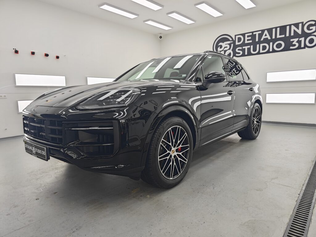 Черно Porsche Cayenne S след цялостна корекция на лака, PPF фолио и керамично покритие в Detailing Studio 310 София