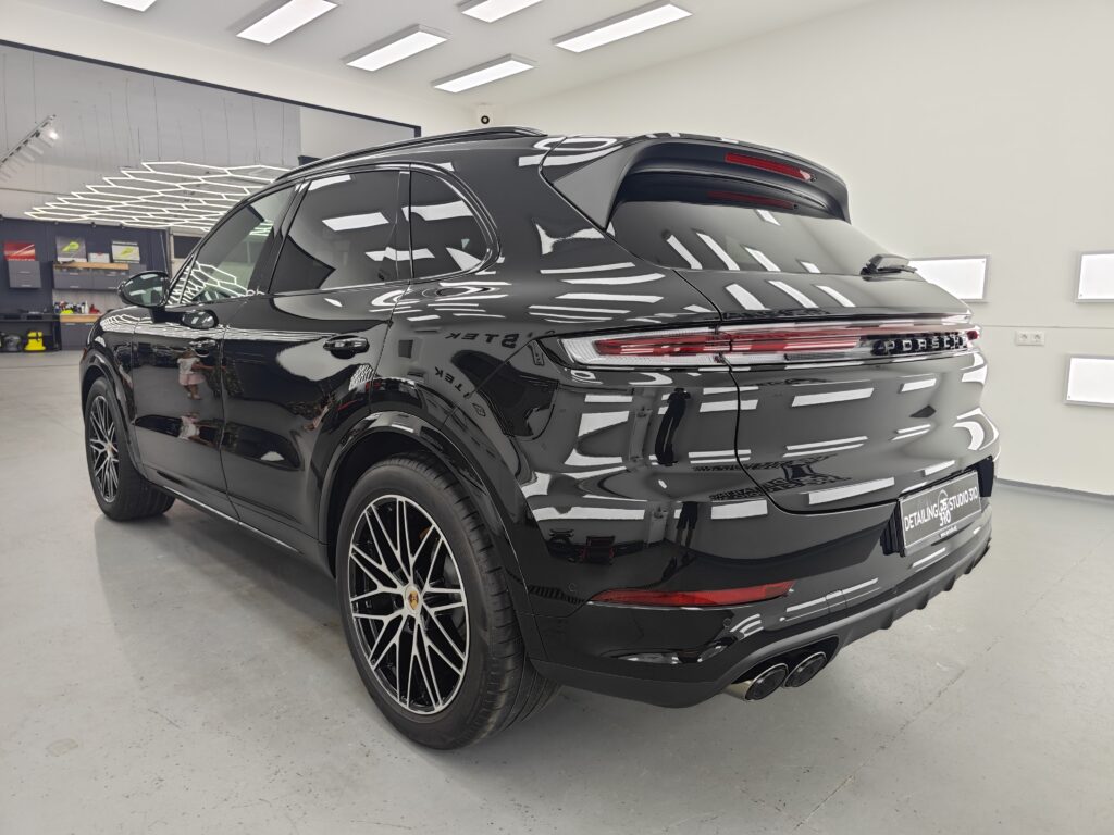 Черно Porsche Cayenne S след цялостна корекция на лака, PPF фолио и керамично покритие в Detailing Studio 310 София
