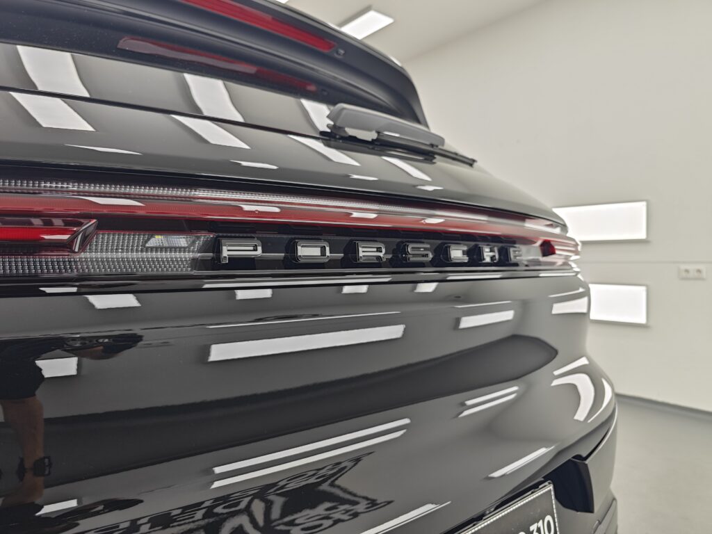 Черно Porsche Cayenne S след цялостна корекция на лака, PPF фолио и керамично покритие в Detailing Studio 310 София